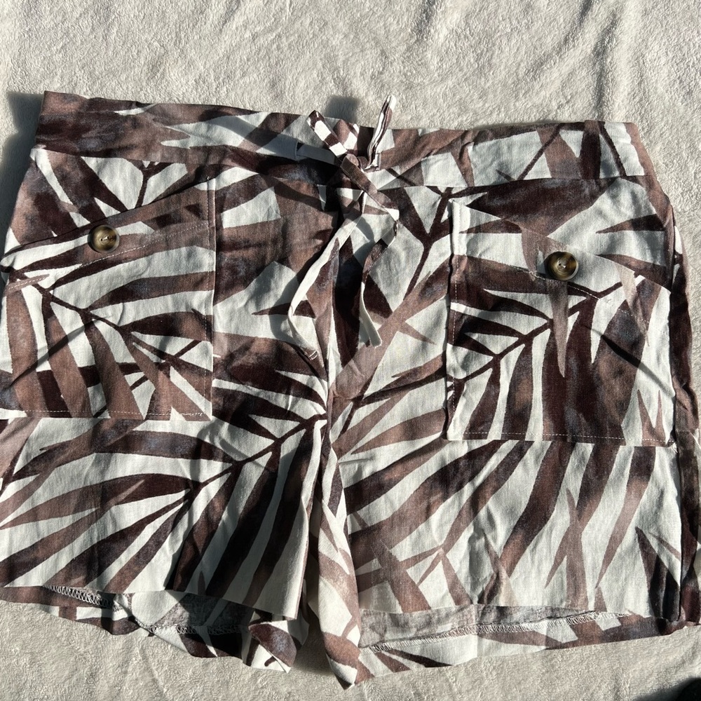 Linen shorts